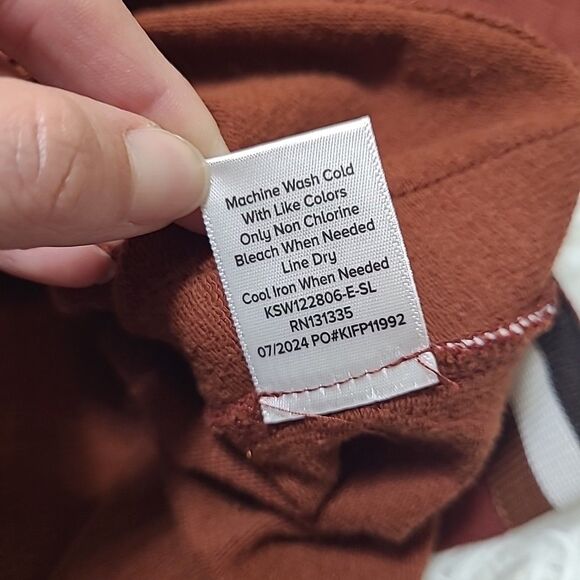 Evereve Taylor Stripe Trim Crew Neck Sweatshirt Women’s Size Medium Maroon Red - Picture 9 of 11